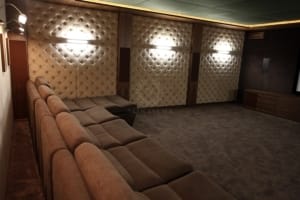 Акустические звукоизоляционные панели в домашнем кинозале