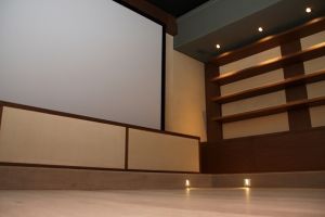 Подбор и монтаж экрана для домашнего кинотеатра